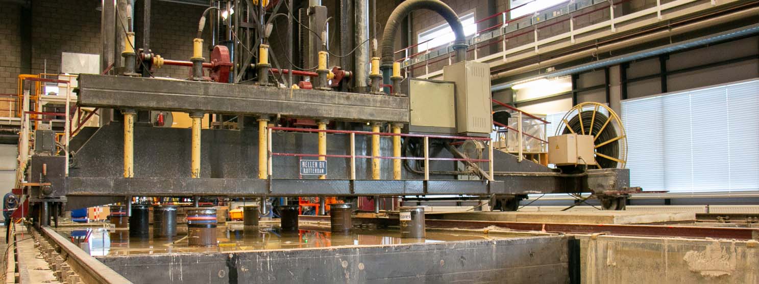 Water-Soil-Flume test facility at Deltares, Delft